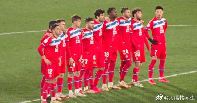 2022国庆档总票房突破2亿 《万里归途》破亿领跑 2022-10-01 据灯塔专业版数据显示，截至10月1日15时16分，2022年国庆档（10月1日至10月7日）总票房破2亿（含预售）。