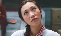 他自己也在影片杀青之后，收养了参与电影拍摄的3条狗狗演员。